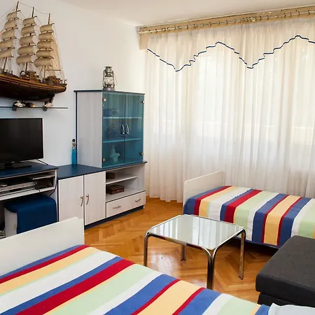 Naomi Apartment *